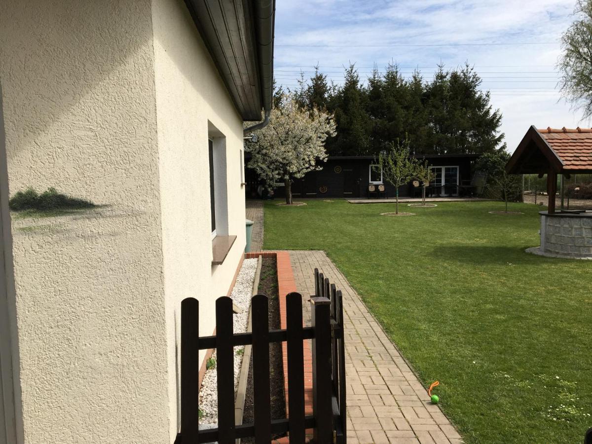 Schoener Ferienbungalow Umgeben Von Natur Und Nicht Weit Zur Ostsee Neubukow Экстерьер фото
